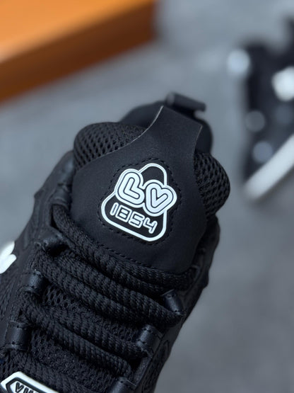 Louis Vuitton skate LV