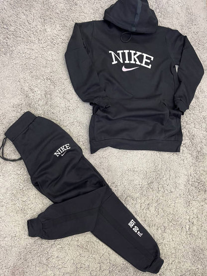 Chándal Nike negro “novedad”